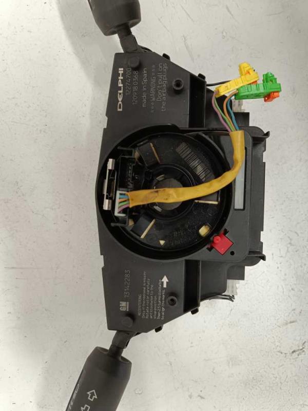 COMMODO OPEL CORSA D - Vue 3